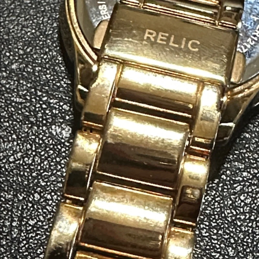 Relic ZR12178 Crystal Accent Dial Stainless Steel Rose Gold Quartz Watch